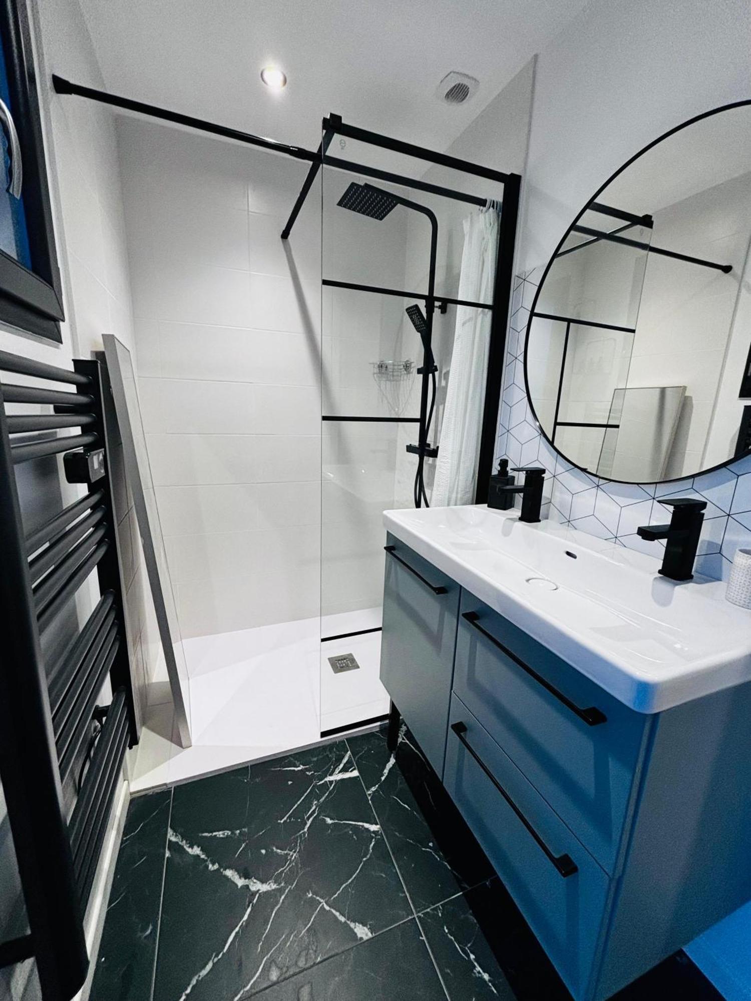 Logement Du Sud Avec Jacuzzi Sommieres Exterior photo
